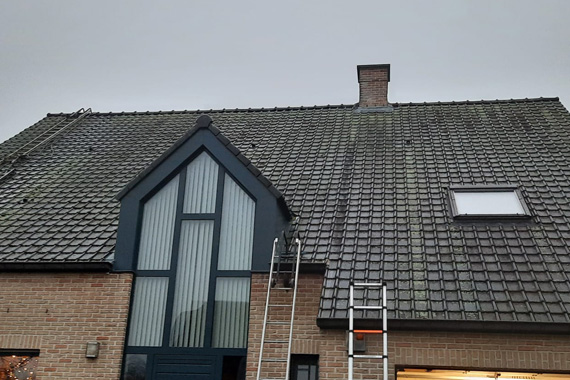 Dak laten reinigen